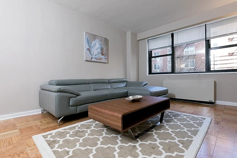 UPPER EAST SIDE - 3 BEDROOMS / 2 BATHROOMS in New York City, New York, United States — photo 1