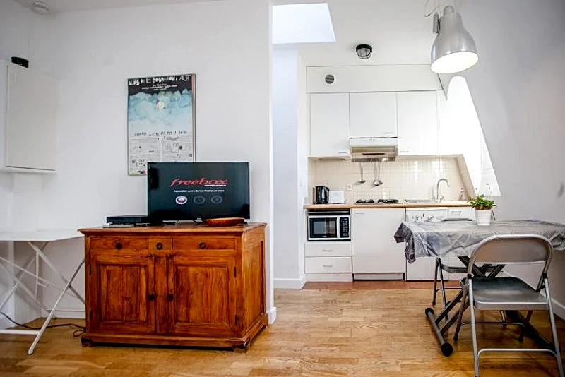 TURBIGO lovely 1 bedroom under the roofs steps from Beaubourg in Rue De Turbigo, Paris, France — photo 3