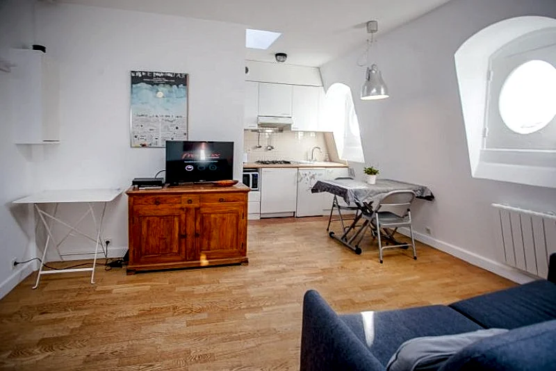 TURBIGO lovely 1 bedroom under the roofs steps from Beaubourg in Rue De Turbigo, Paris, France — photo 2