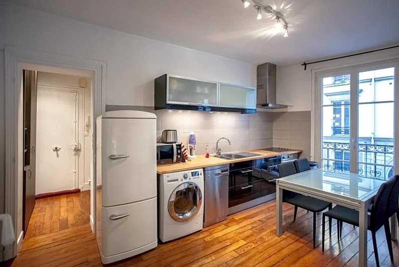 1 Bedroom Le Marais NOTRE DAME DE NAZARETH in Rue Notre Dame De Nazareth, Paris, France — photo 2