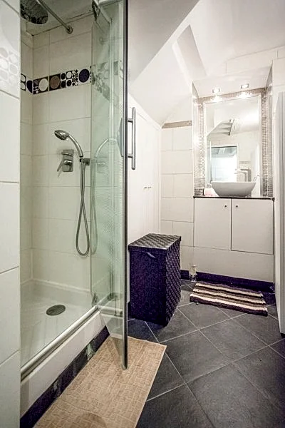 Loft Marais Area FILLES DU CALVAIRE in Rue Des Filles Du Calvaire, Paris, France — photo 5