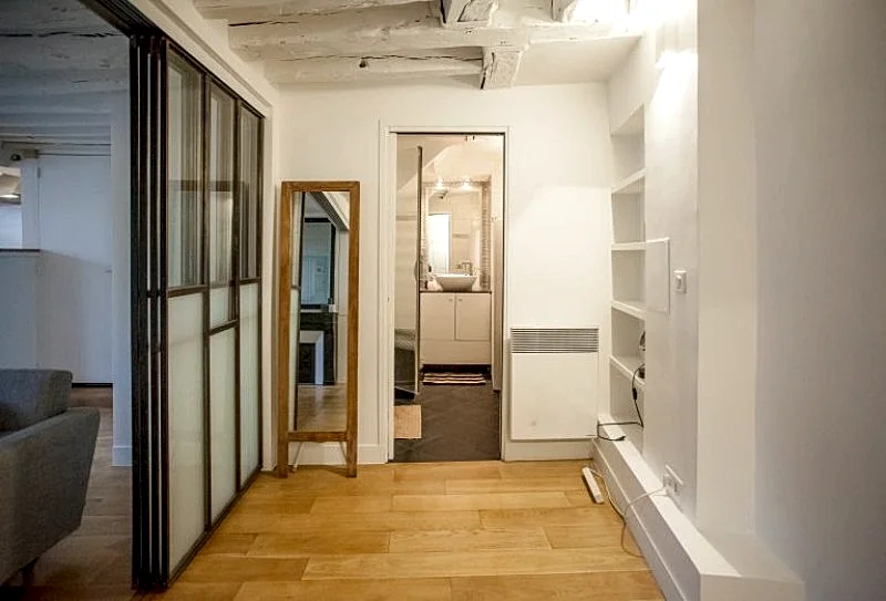 Loft Marais Area FILLES DU CALVAIRE in Rue Des Filles Du Calvaire, Paris, France — photo 2