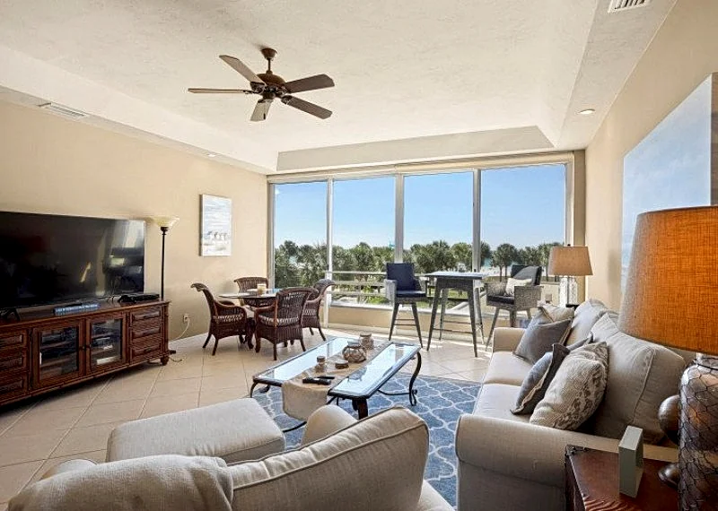 Gorgeous Beachfront Condo directly on #1 Beach in USA in Siesta Key, Florida, United States — photo 5