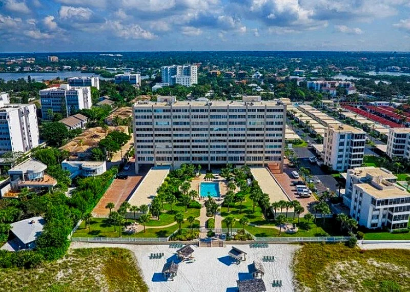 Gorgeous Beachfront Condo directly on #1 Beach in USA in Siesta Key, Florida, United States — photo 2