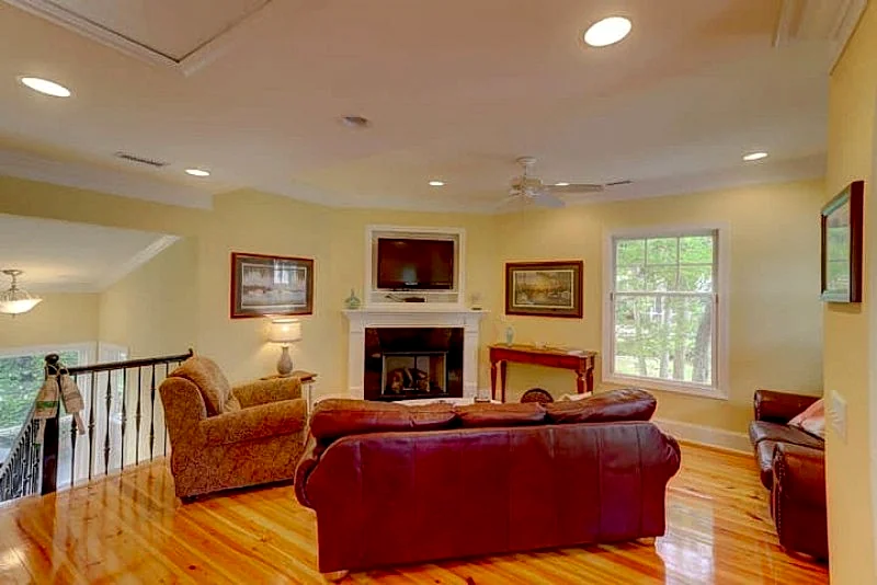 The Tree House- Ocean Views, Pet-Friendly with Fenced In Yard in Folly Beach, South Carolina, United States — photo 3