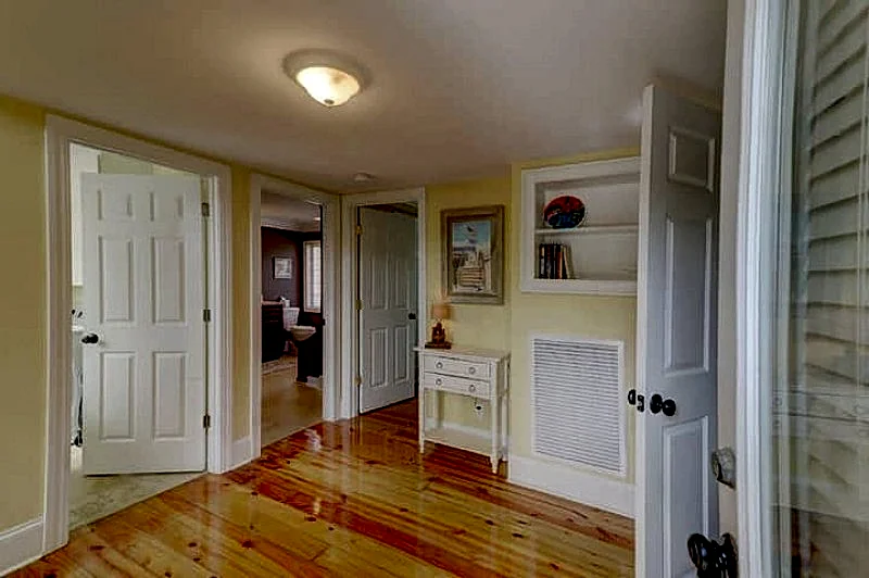 The Tree House- Ocean Views, Pet-Friendly with Fenced In Yard in Folly Beach, South Carolina, United States — photo 5