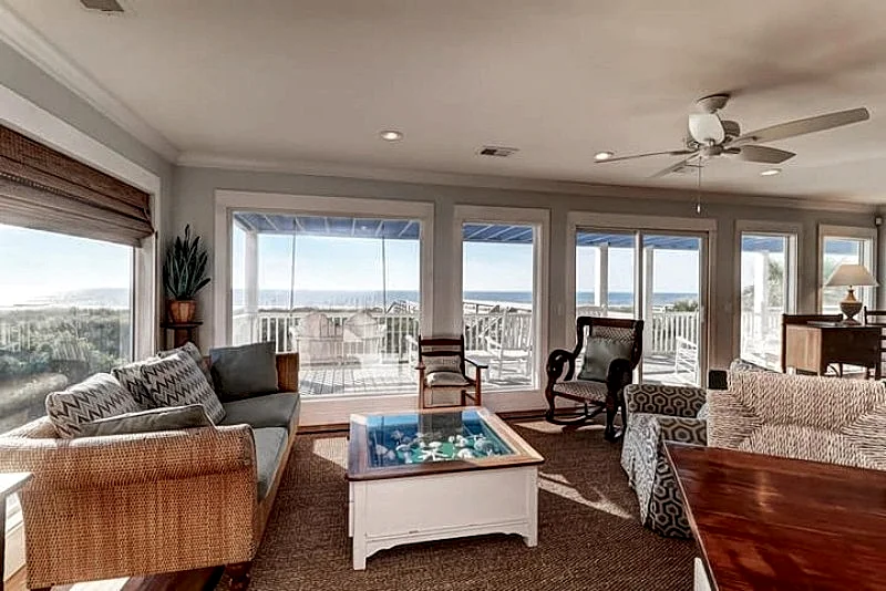 The Star of the West! 2 Full-Length Porches & Event Home