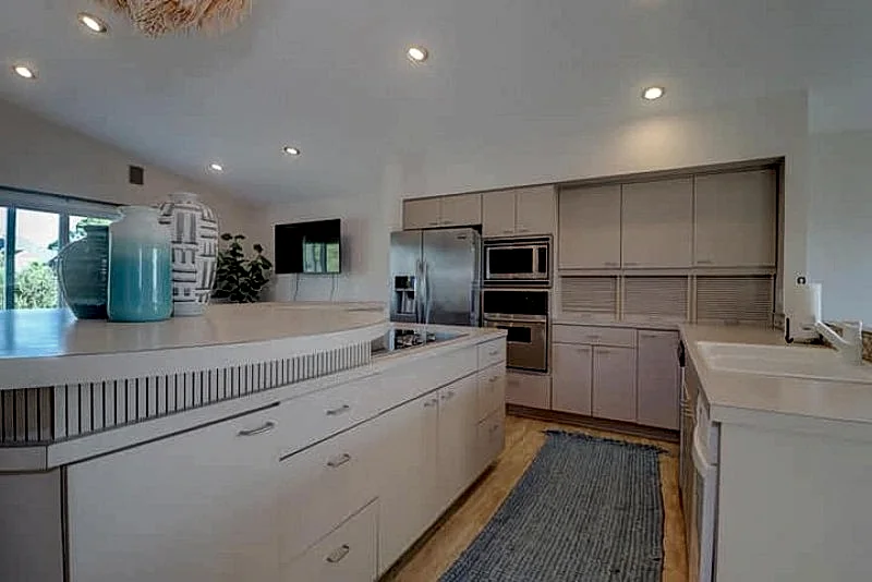 Afternoon Delight- Remodeled, Large, Pet-Friendly-2100 sq ft! in Folly Beach, South Carolina, United States — photo 4
