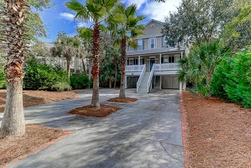 In Chambers- Private Salt Water Pool! Close to Downtown Folly Beach