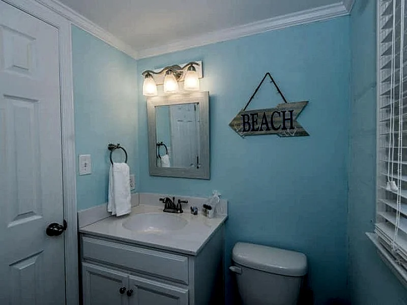 Changes In Attitudes- Short Walk to Shops, Restaurants & Beach Access in Folly Beach, South Carolina, United States — photo 5
