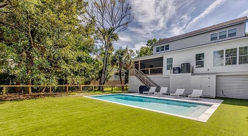 Family Retreat, New Pool, Coastal Decor, Close to the beach
