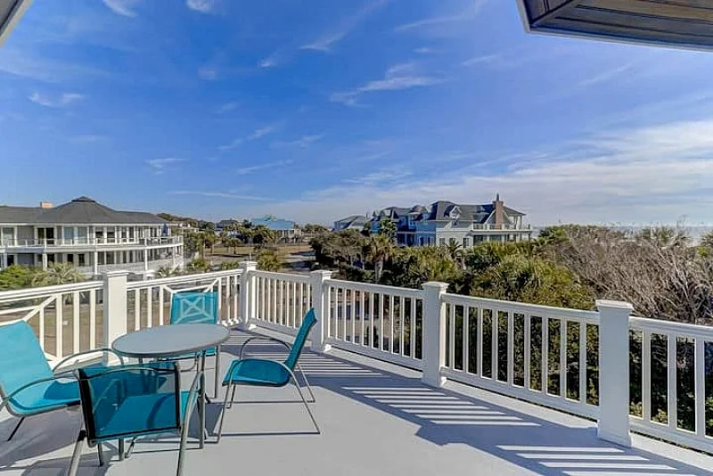 Stunning Beach House, Fully Renovated, Private Pool, Theater Room, Steps from the Beach. in Isle Of Palms, South Carolina, United States — photo 4