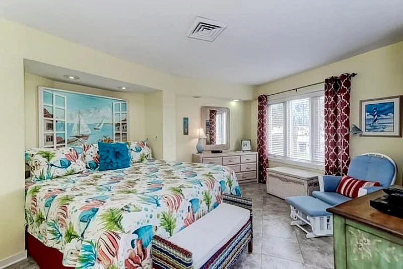 End unit, Ocean views, 1st Floor w/steps off screen porch, Flexible Cancellation in Isle of Palms, South Carolina, United States — photo 4