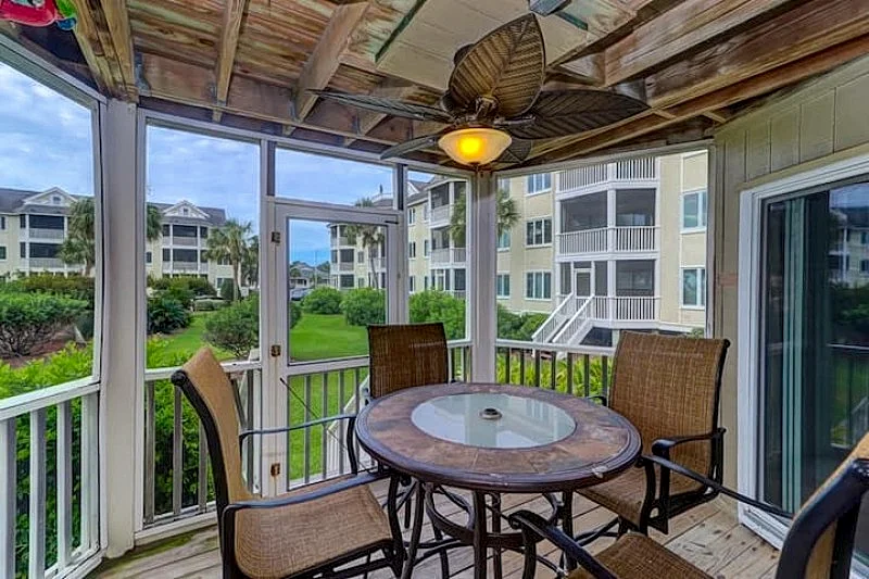 End unit, Ocean views, 1st Floor w/steps off screen porch, Flexible Cancellation in Isle of Palms, South Carolina, United States — photo 3