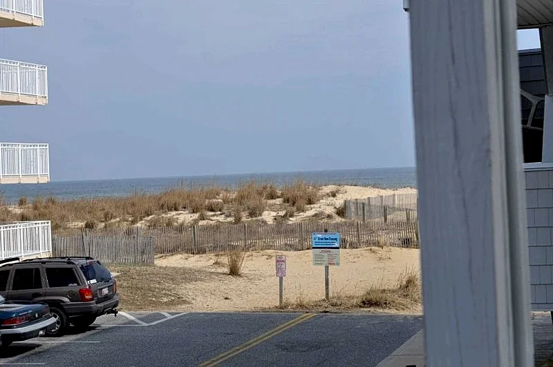 Ocean View Studio Condo, Steps from the Beach, Balcony, Linens, Paper Goods, Beach Items - Unit 1 in Ocean City, Maryland, United States — photo 5