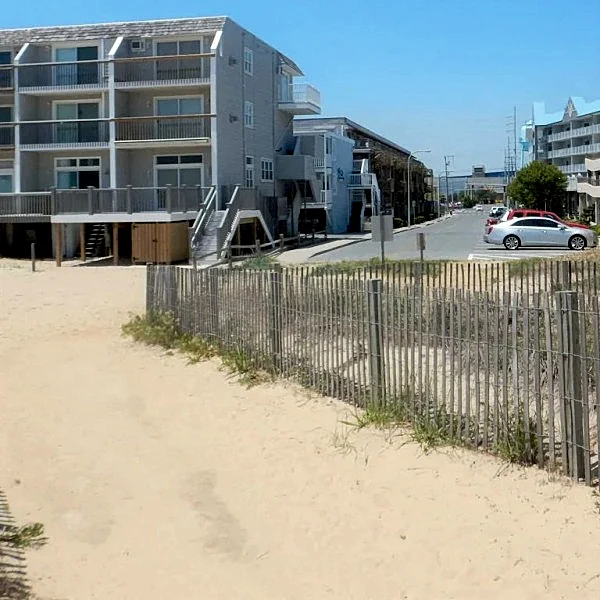 Ocean Block Condo, Steps from the Beach, Balcony, Linens, Paper Goods, Beach Items - UNIT 3