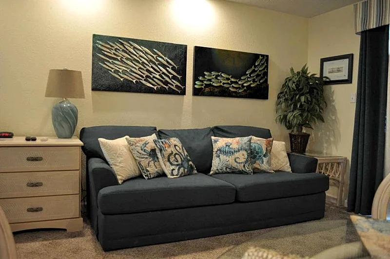 Ocean Block Condo, Steps from the Beach, Balcony, Linens, Paper Goods, Beach Items - UNIT 4