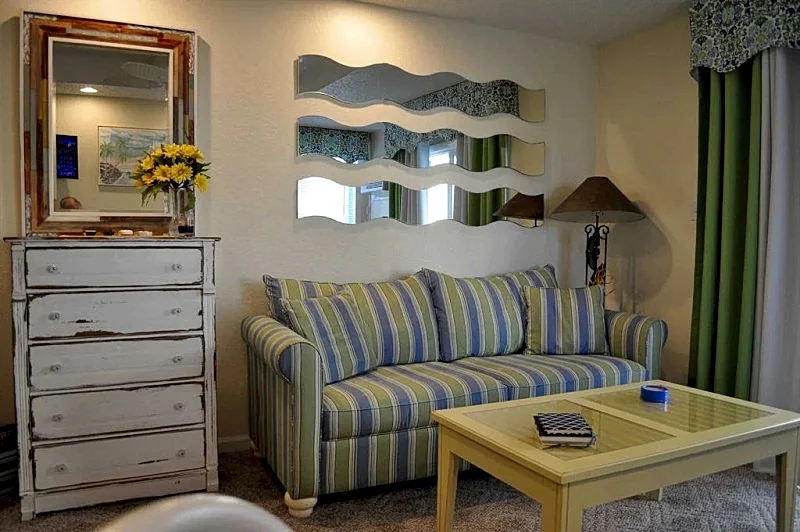 Ocean Block Condo, Steps from the Beach, Balcony, Linens, Paper Goods, Beach Items - UNIT 6