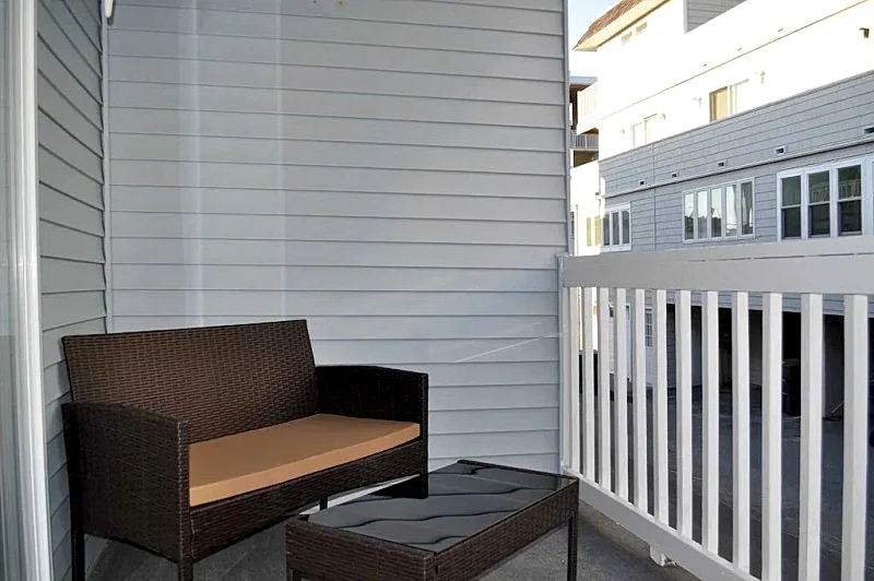 Ocean Block Condo, Steps from the Beach, Balcony, Linens, Paper Goods, Beach Items - UNIT 6 in Ocean City, Maryland, United States — photo 2