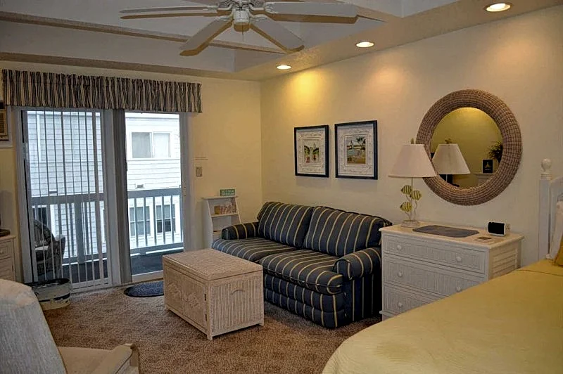 Ocean Block Condo, Steps from the Beach, Balcony, Linens, Paper Goods, Beach Items - UNIT 11