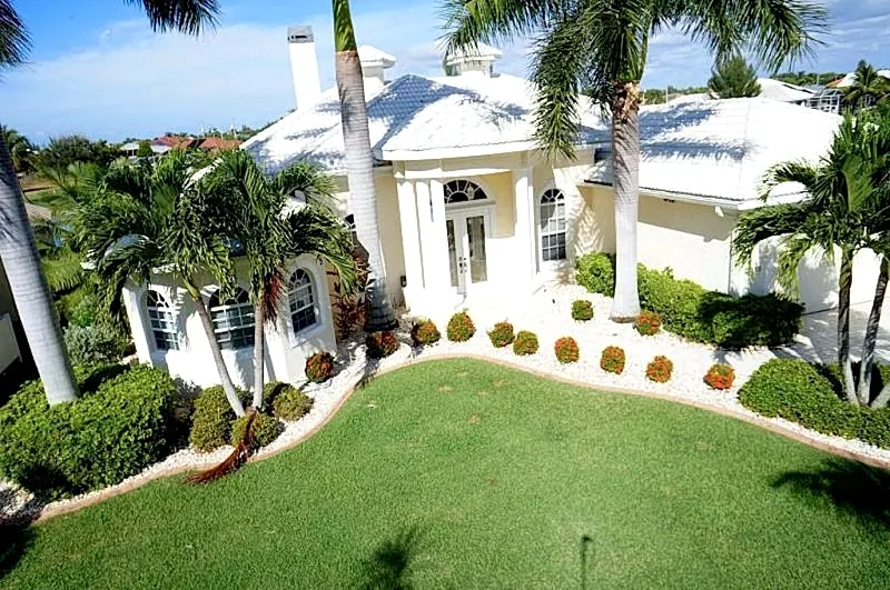 Villa Starlight 1036 SW Cape Coral 3b 3ba Heated Pool and Spa Gulf Access Canal, Boat Dock Tiki Hut