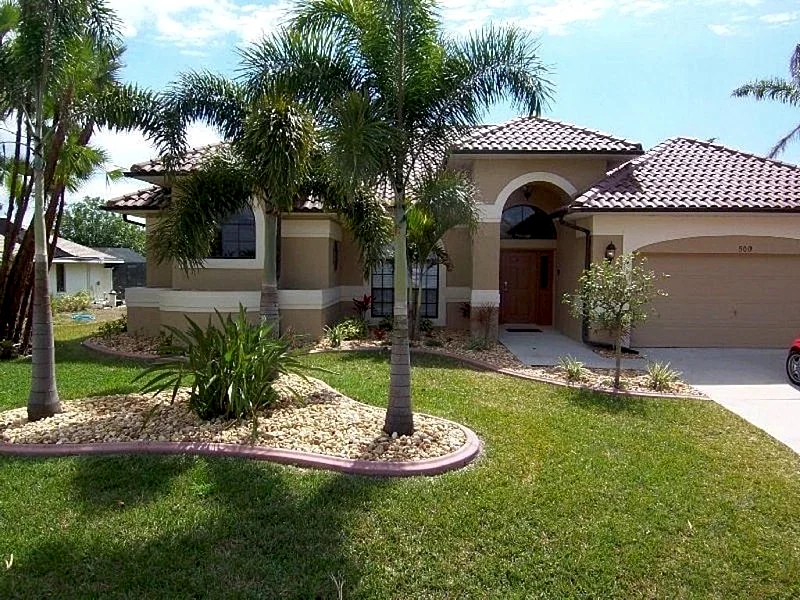 Villa Aurora SE Cape Coral Intersection Fresh Water Canal Luxury Pool Home
