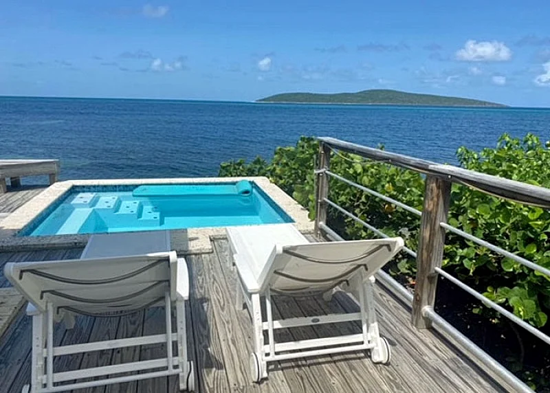 Vista de la Isla 3BR Oceanfront Villa w/ Pool & Stunning Views
