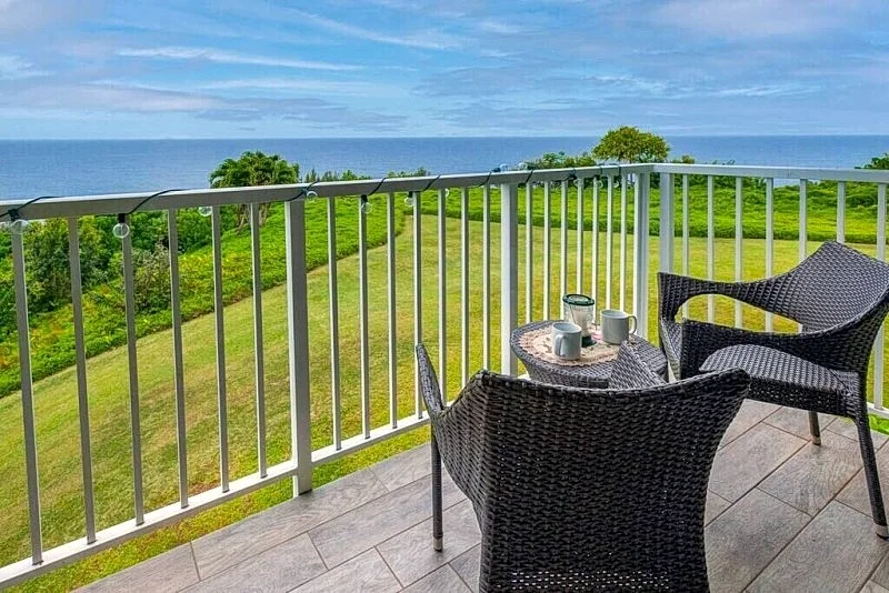 Cliffside 2-Bedroom Princeville Oceanview Vacation Condo for 4! in Princeville, Hawaii, United States — photo 2