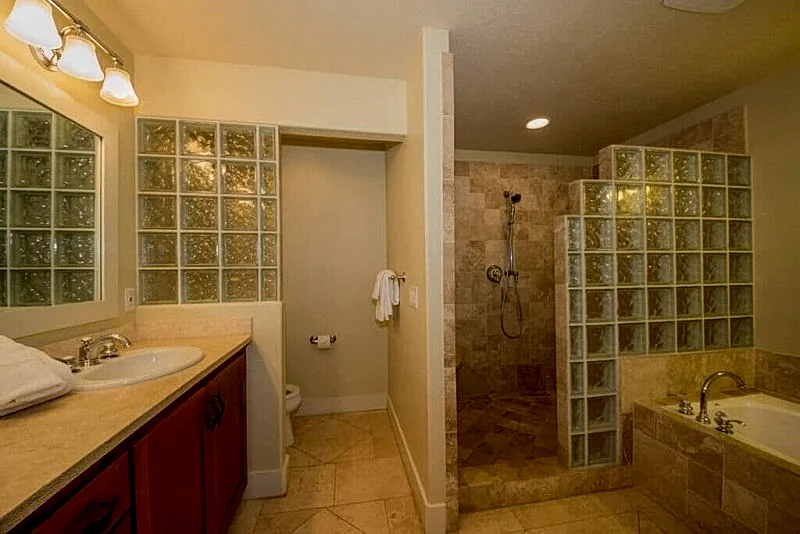 Beautiful 4 Bedroom Poipu Vacation Villa w/AC! Hawaii Rentals in Koloa, Hawaii, United States — photo 4