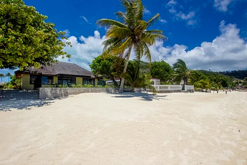 Beautiful 2br Vacation Home on famous Matira Beach! Bora Bora in Bora Bora, Leeward Islands, French Polynesia — photo 4