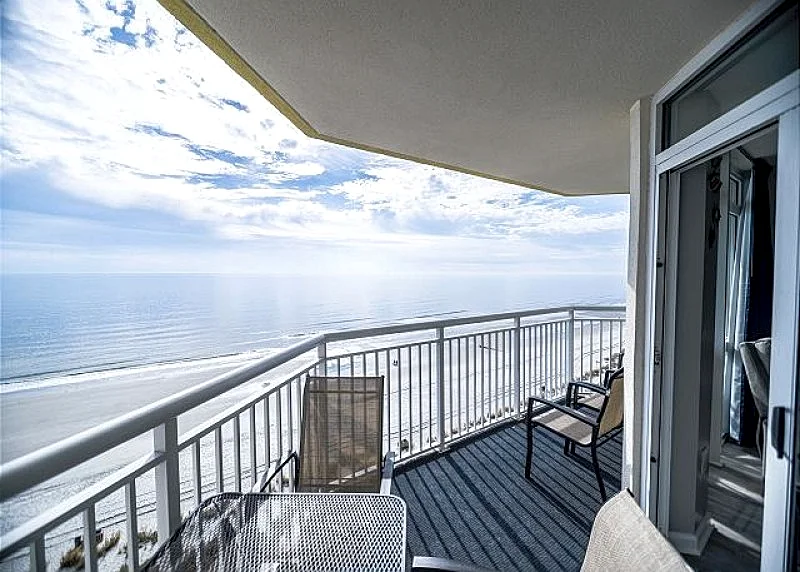Recently Renovated Oceanfront condo at great resort + FREE DAILY ACTIVITIES! in North Myrtle Beach, South Carolina, United States — photo 3
