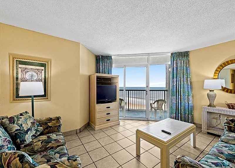 Oceanfront family fun, multiple pools, great views + FREE DAILY ACTIVITIES!