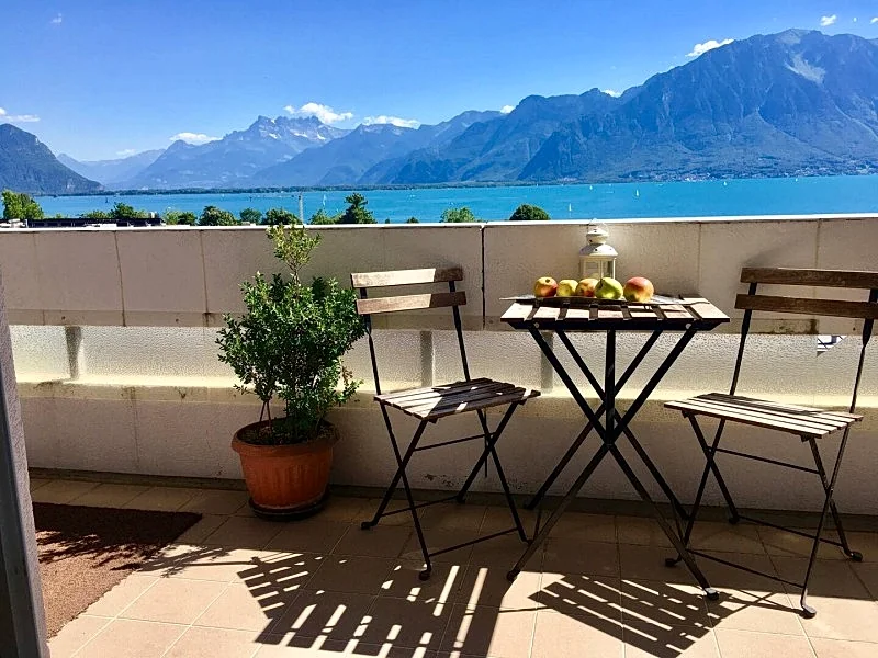 Beautiful lakeview, 2 balconys,modern, quiet area