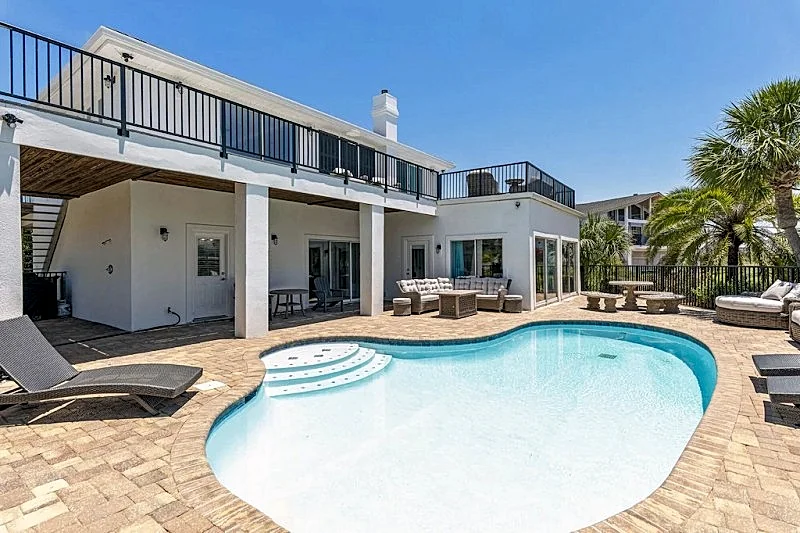 The White Pearl | AMAZING Beach & Harbor Views | Heated Pool | Water Taxi