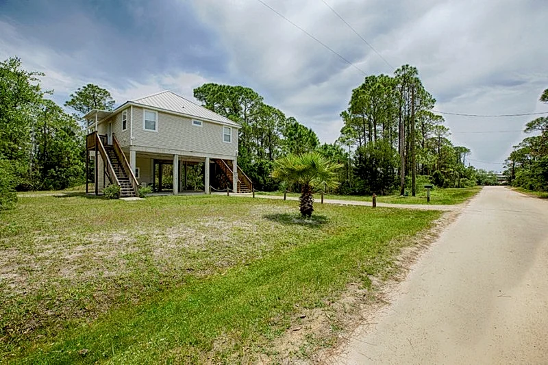 The Wahoo, Dog Friendly Vacation Home, Secluded and Quiet - St. George Island in Saint George Island, Florida, United States — photo 1