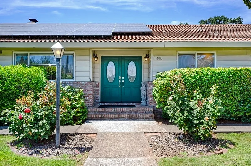 Vineyard Views, Pool Hot Tub, Sleeps 12, 4BR/3BA in Sonoma, California, United States — photo 3