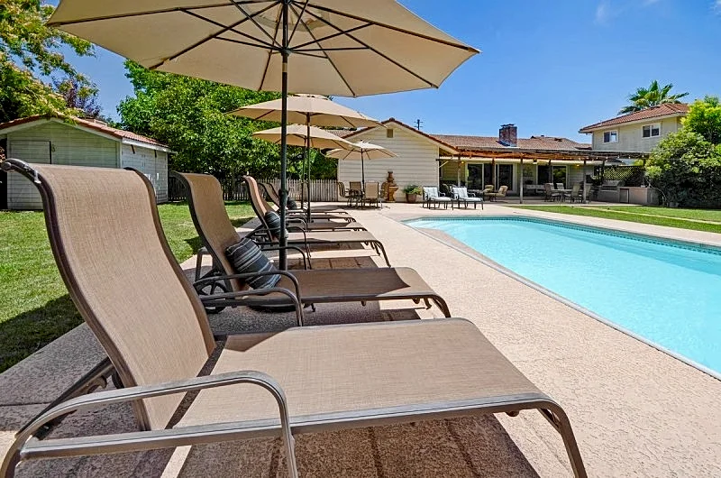 Vineyard Views, Pool Hot Tub, Sleeps 12, 4BR/3BA in Sonoma, California, United States — photo 5