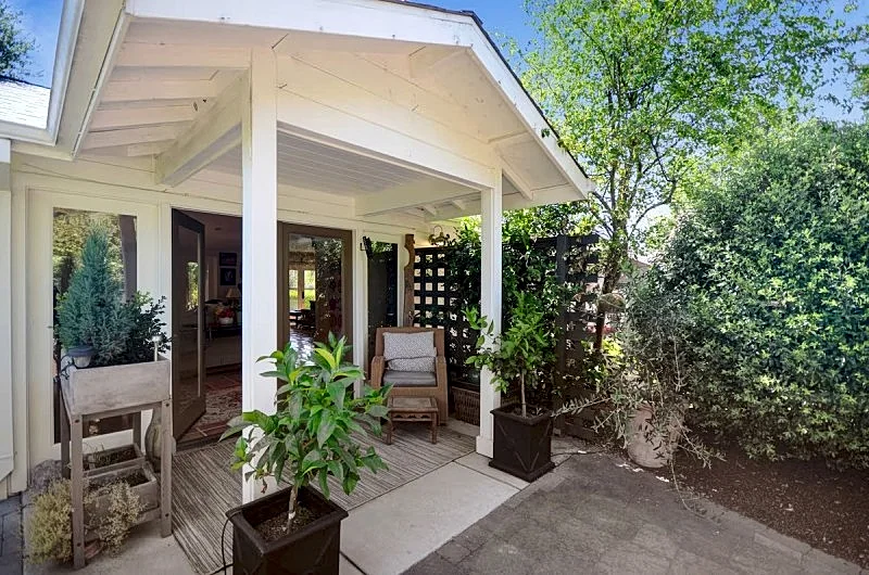 Quintessential Wine Country Cottage 2 bds/1.5 ba