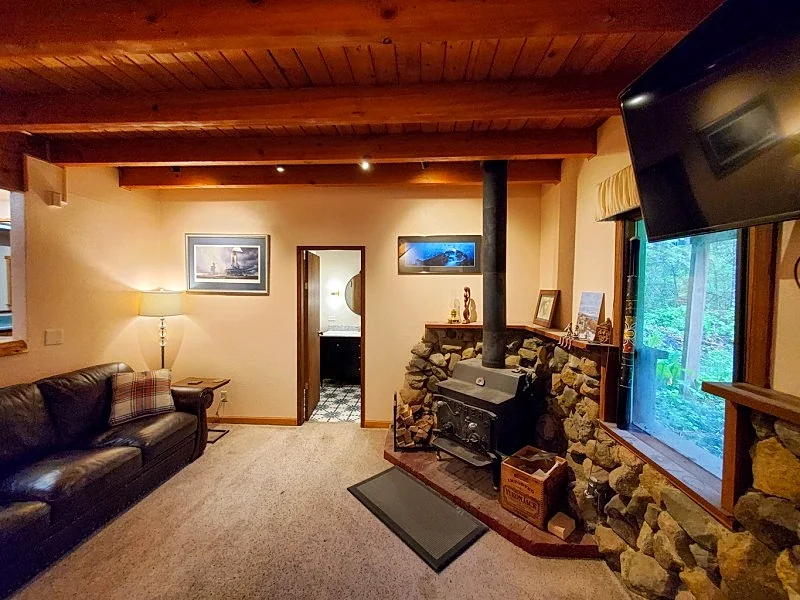 Juneau Cabin near Eaglecrest & Trails - Alaska in Juneau, Alaska, United States — photo 2