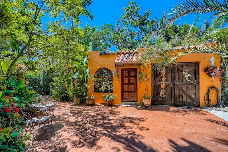 Flamingo Casita 1BD/ 1BA Bungalow w/ Parking in WPB