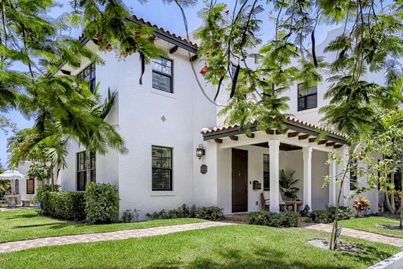 Luxury 4bd/3.2ba in Flamingo Park | Private Pool | Minutes to Downtown