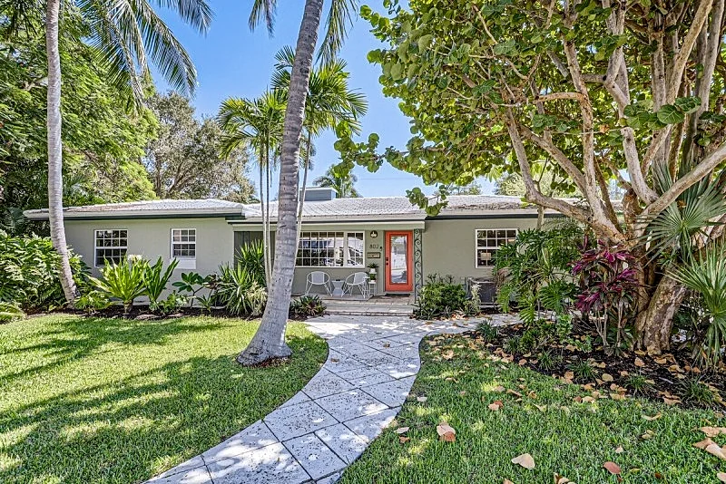 PEACOCK OASIS - 3BD/2BA, POOL - NEW!! Private Pool + Quiet Neighborhood
