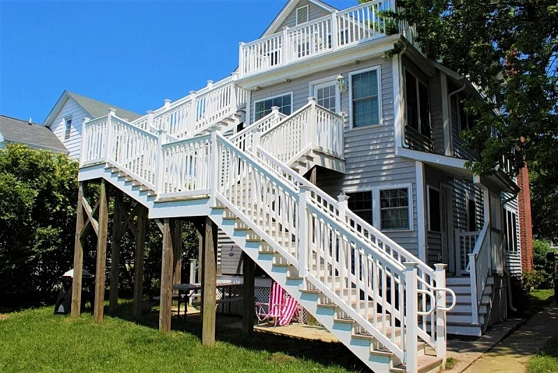 New Downtown Large Beach House – Steps to the Beach & Boardwalk - 3 Kitchens