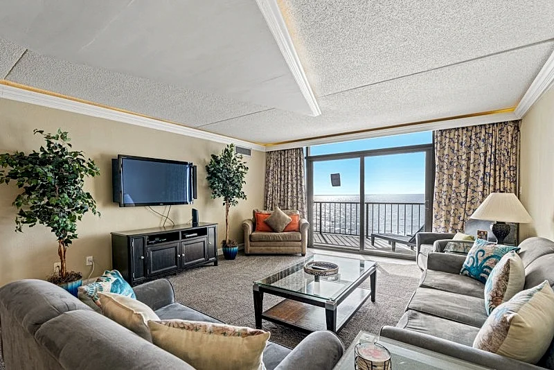 BRIGADUNE 8A - OCEANFRONT - ARCADIAN SHORES SECTION