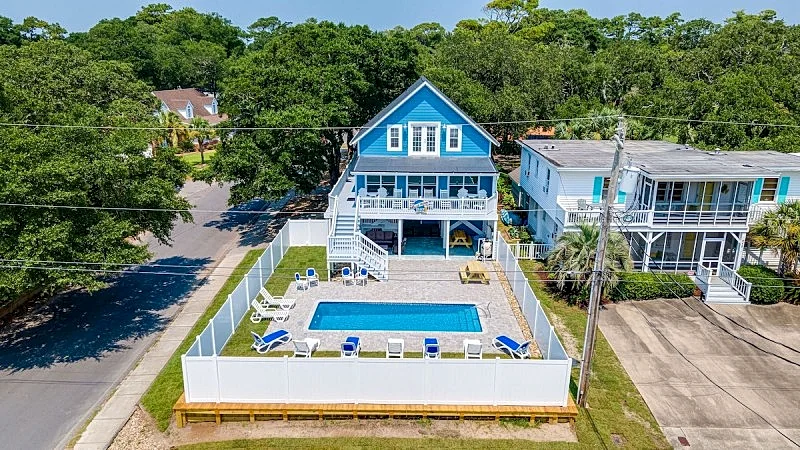 BLUE MOON - 3RD ROW - OCEAN DRIVE SECTION