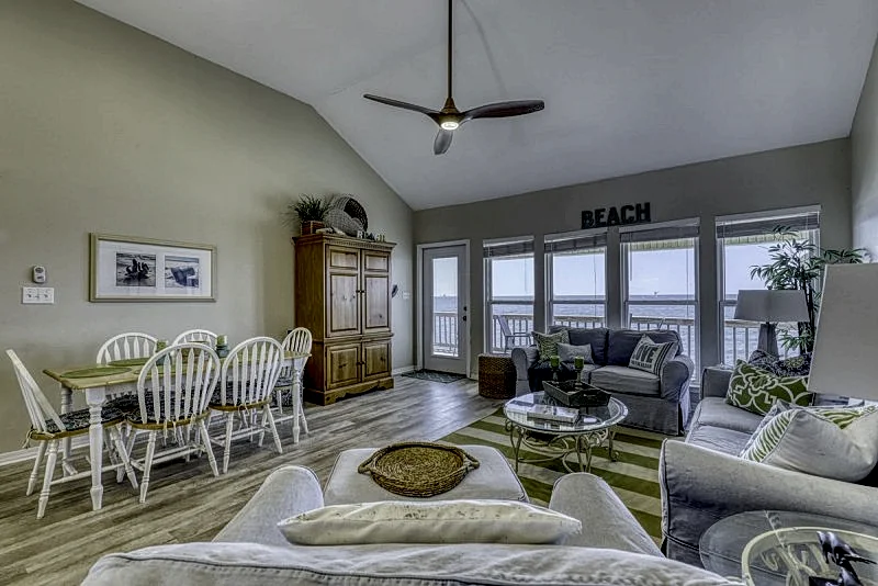Beach Music - 4 bedroom, 2 bath, gulf front home on Dauphin Island