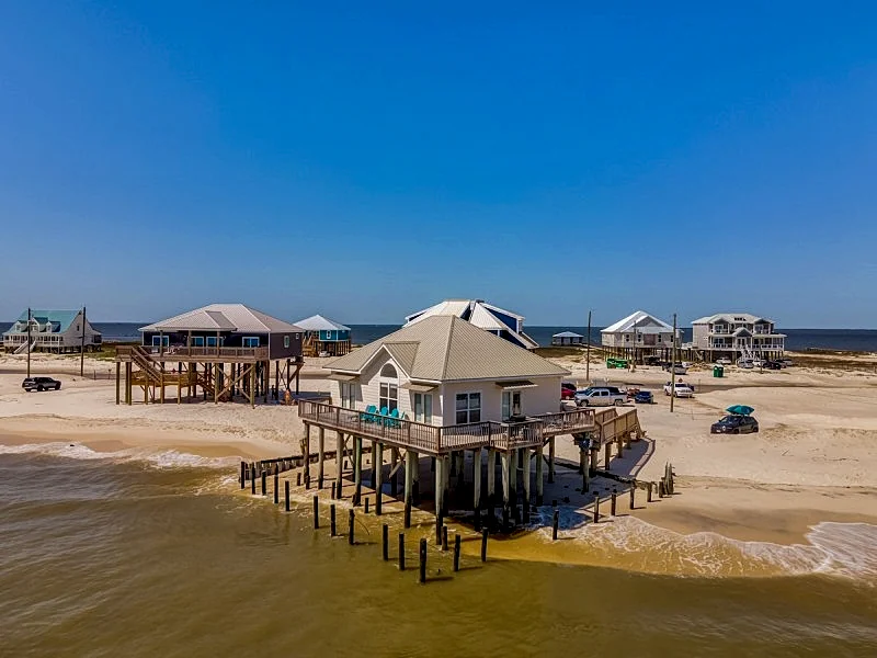 Beautifully Decorated, Comfortable, Beachfront 3 Bedroom House on Gulf Beach