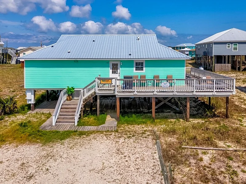 Seafari - Cozy Seaside Beach Cottage just a walk to the Gulf.