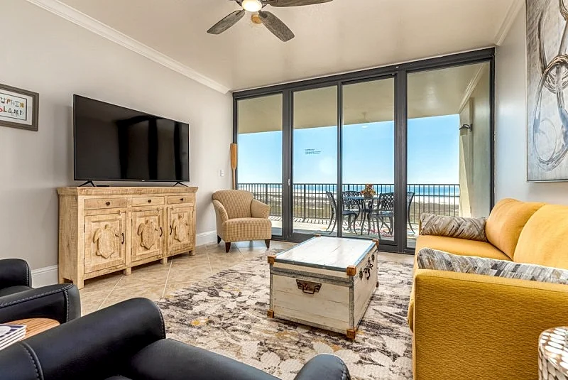 Upscaled Gulf Front Condo, Stunning Views! - Ride The Wave