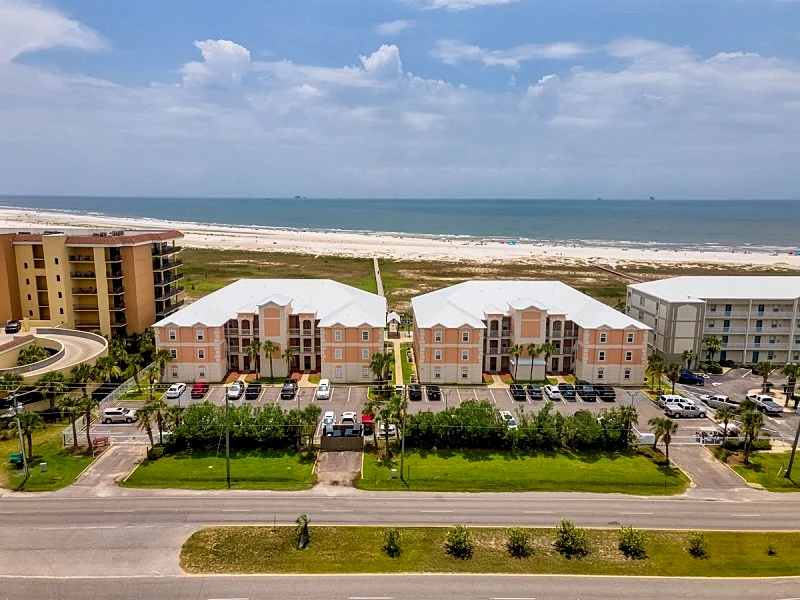 4 bedroom condo, 2 pools, Gulf View, boardwalk to beach! – Mother of Pearl